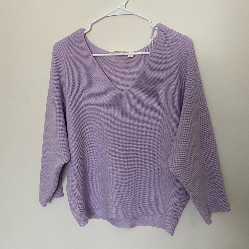 Medium purple sweater
Brand:Cyrus